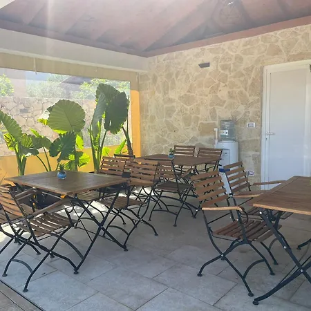 Raj Zaton, Pool, Barbecue *